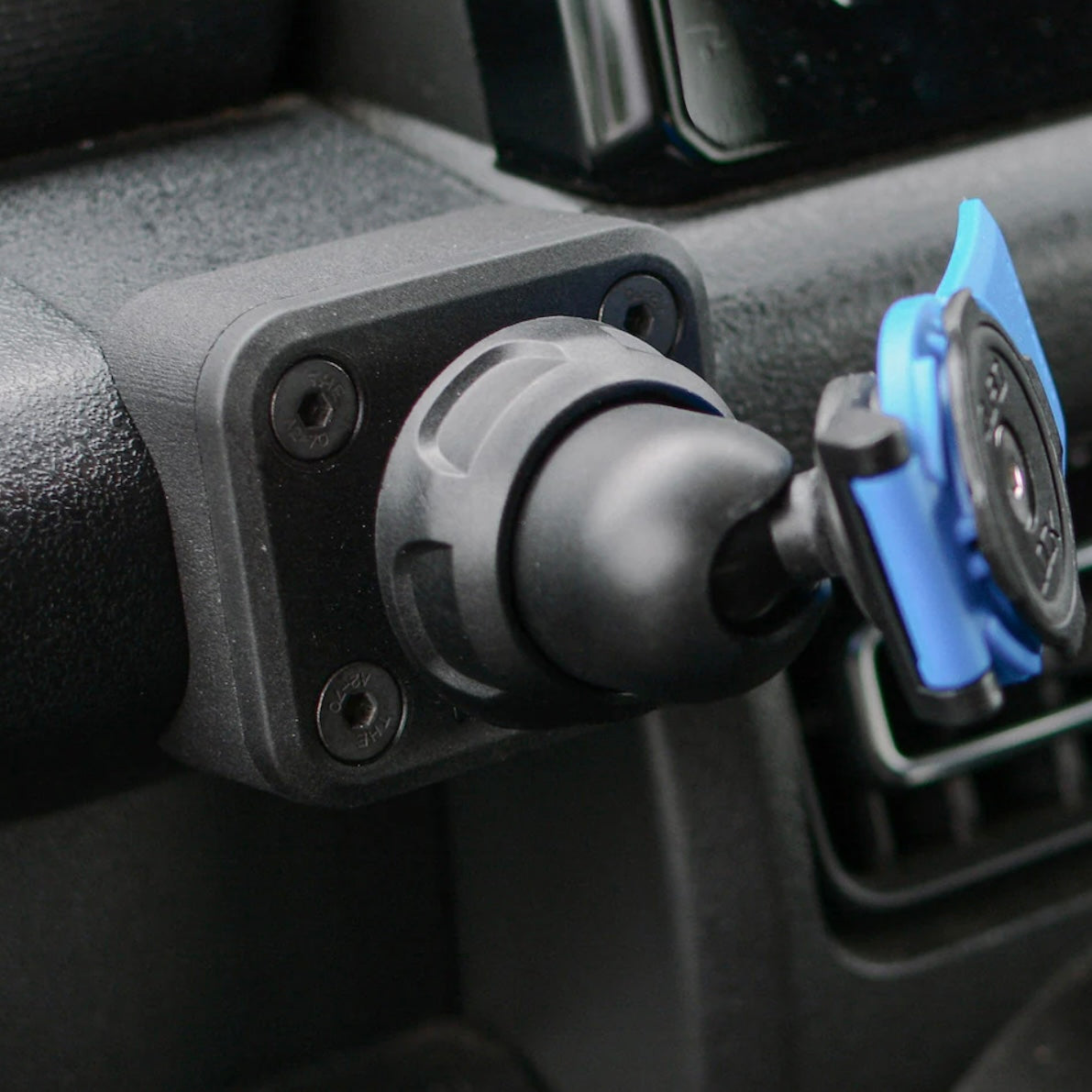 Quad Lock Adaptor - Passenger side